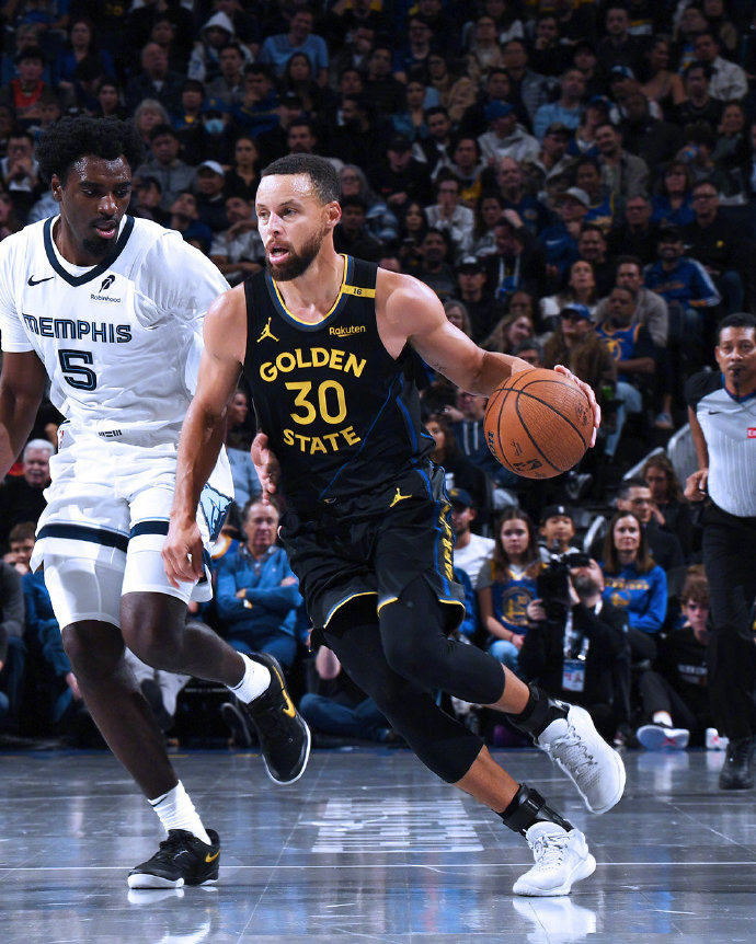 kaiyun.com-从赛前金州勇士调整名单以备NBA季后赛到里尔加时末段豪取连胜，孟菲斯灰熊围绕德国杯官宣签约 